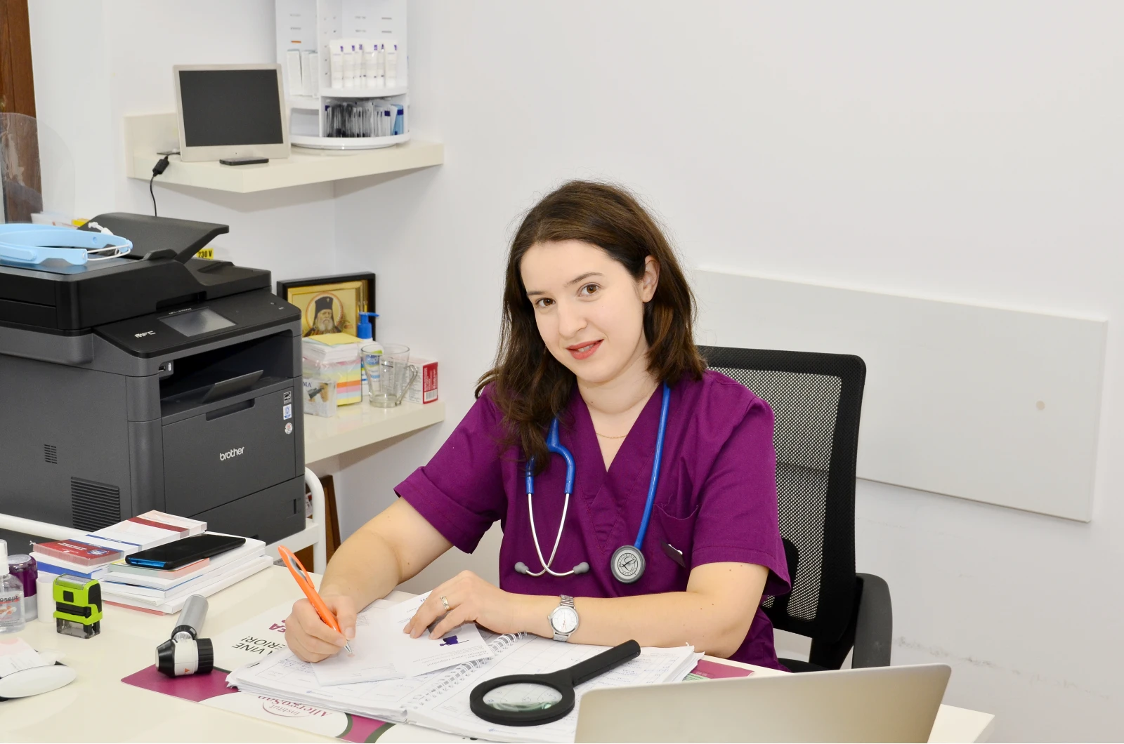 Dr. Poenariu Raluca